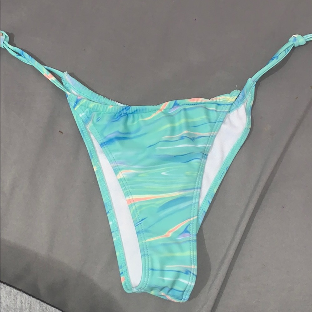 Bikini bottoms
